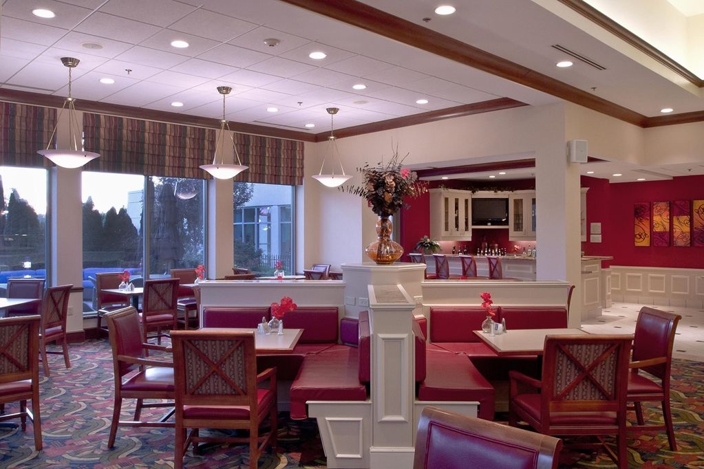 Hilton Garden Inn Columbus-University Area Restaurant photo