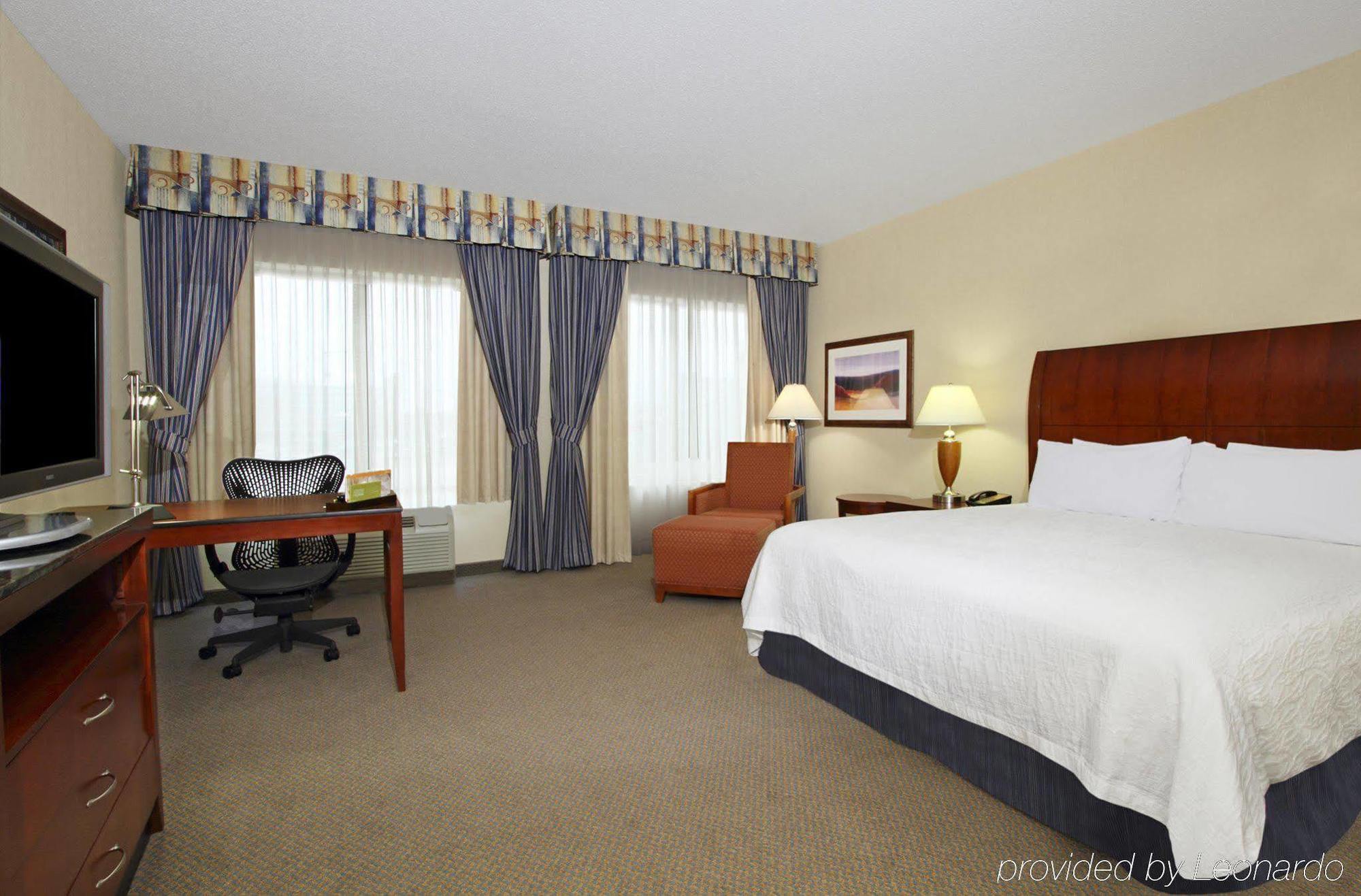 Hilton Garden Inn Columbus-University Area Exterior photo