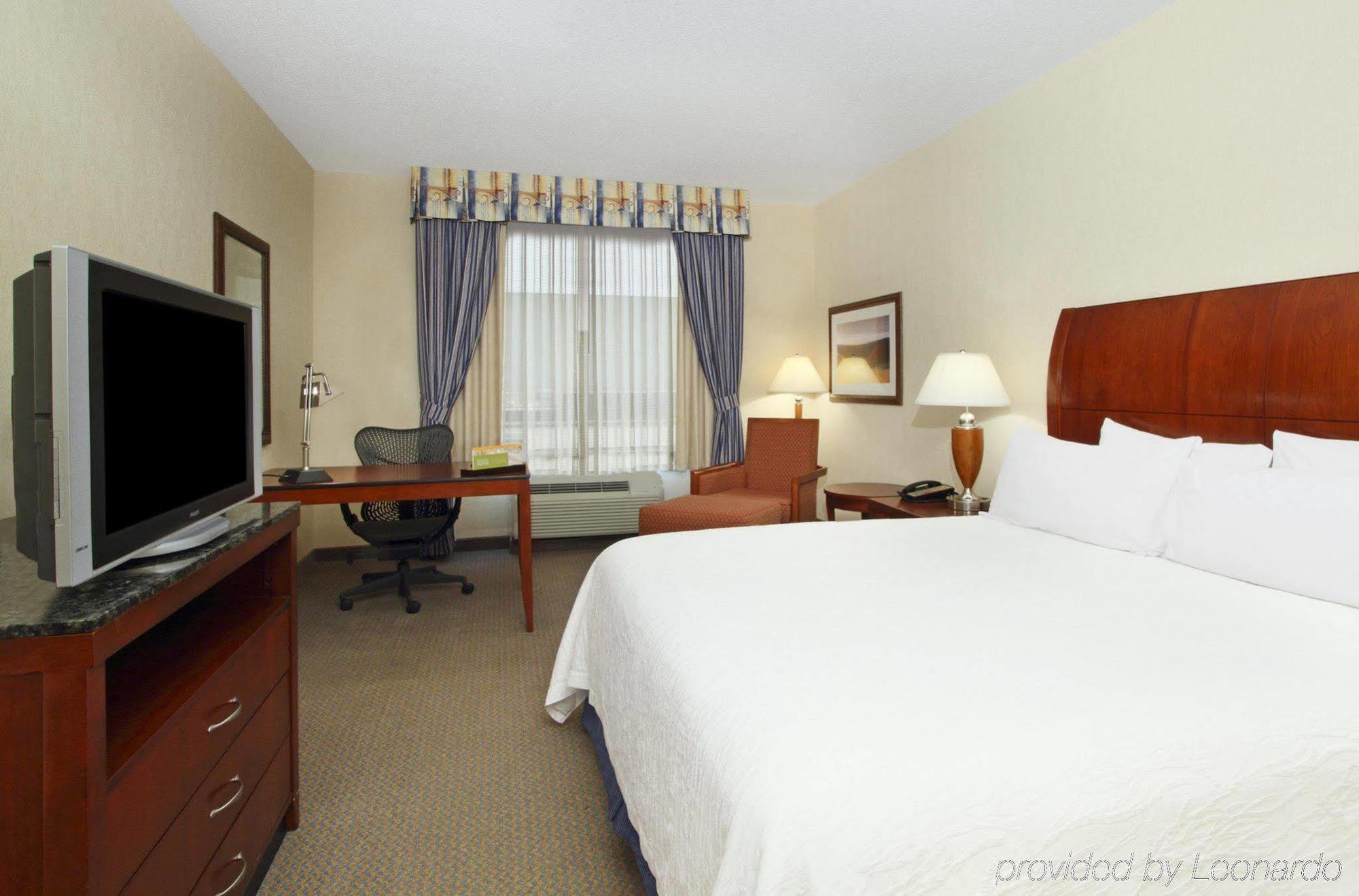 Hilton Garden Inn Columbus-University Area Exterior photo